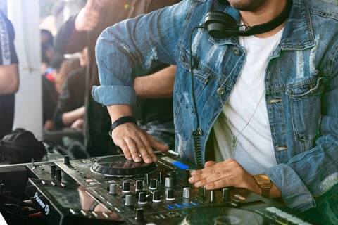 DJ i muzyka